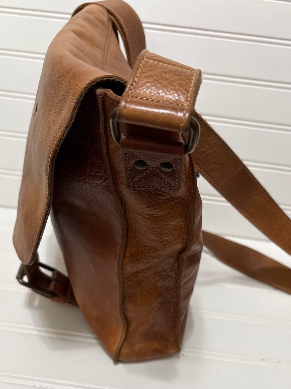 BED STU Venice Beach Brown Tan Rustic Leather Crossbody Satchel Bag Tote - Picture 7 of 11